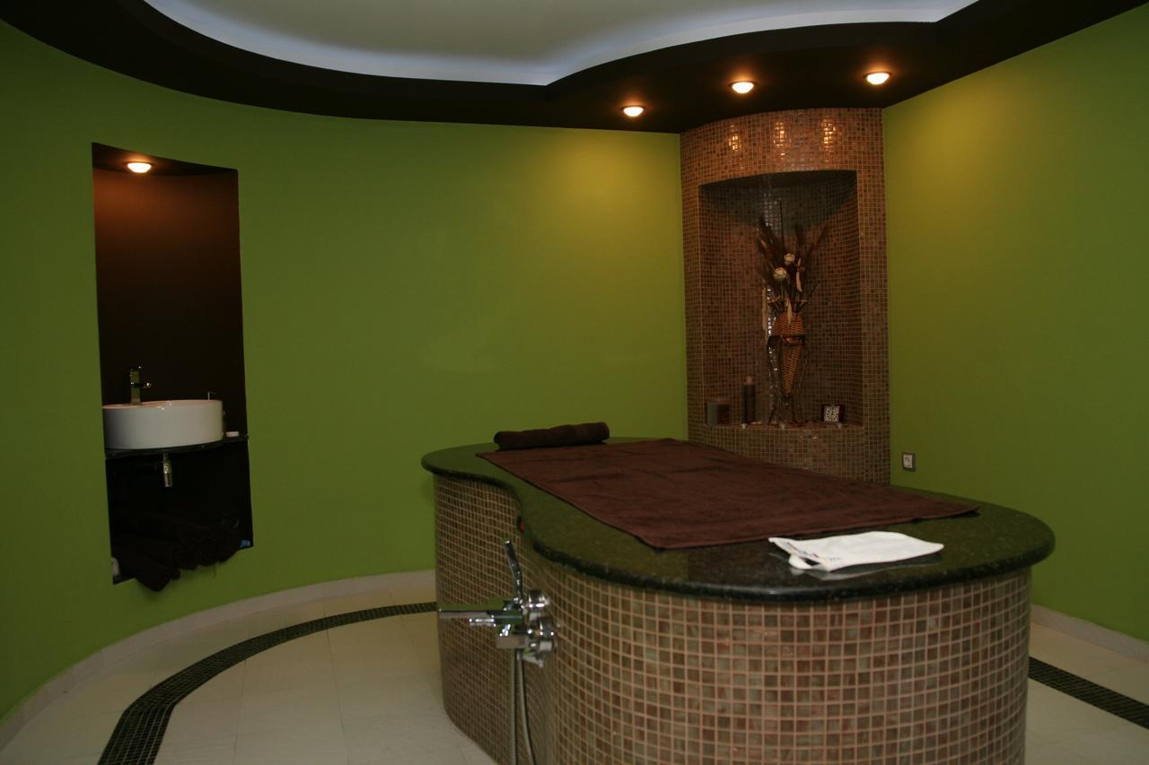 Spa Hotel Ata วาร์เชทส์ ภายนอก รูปภาพ