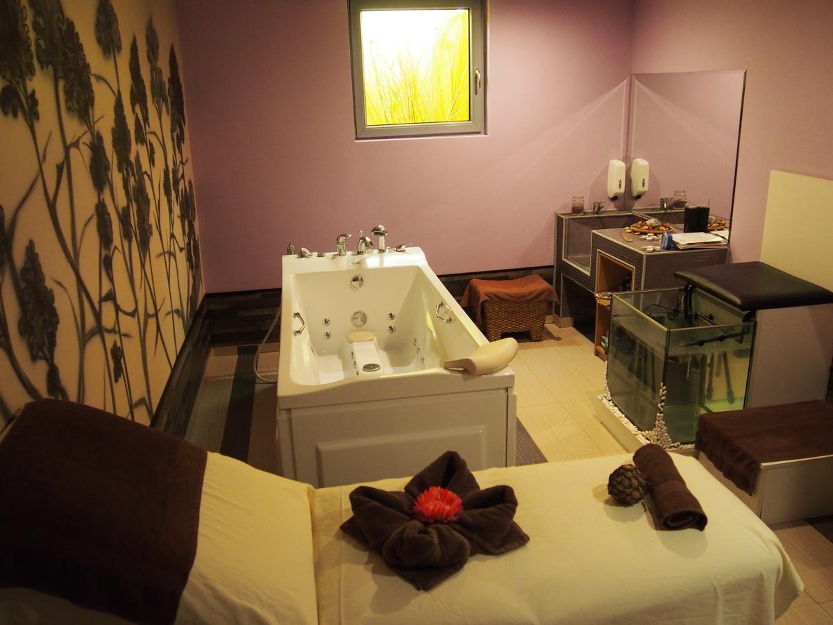 Spa Hotel Ata วาร์เชทส์ ภายนอก รูปภาพ