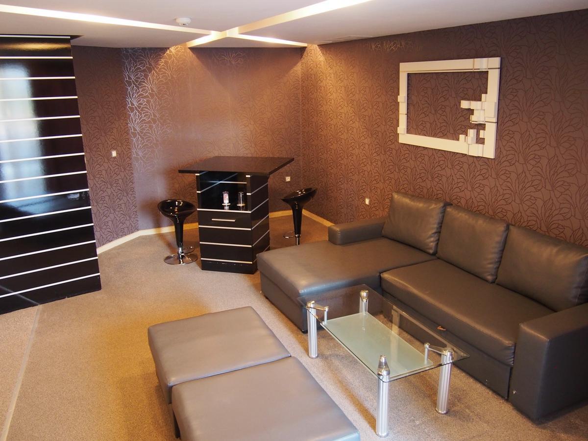 Spa Hotel Ata วาร์เชทส์ ภายนอก รูปภาพ