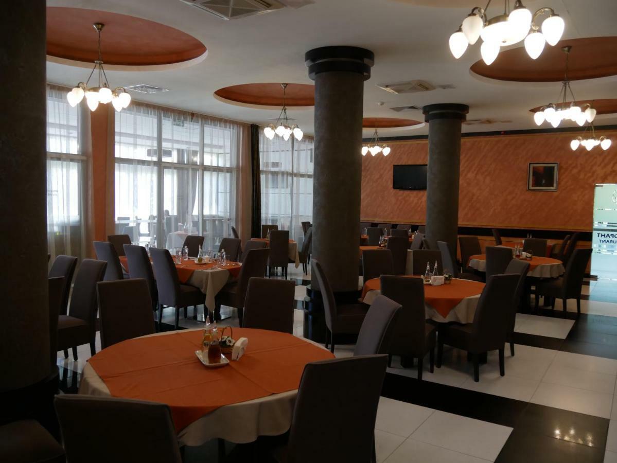 Spa Hotel Ata วาร์เชทส์ ภายนอก รูปภาพ
